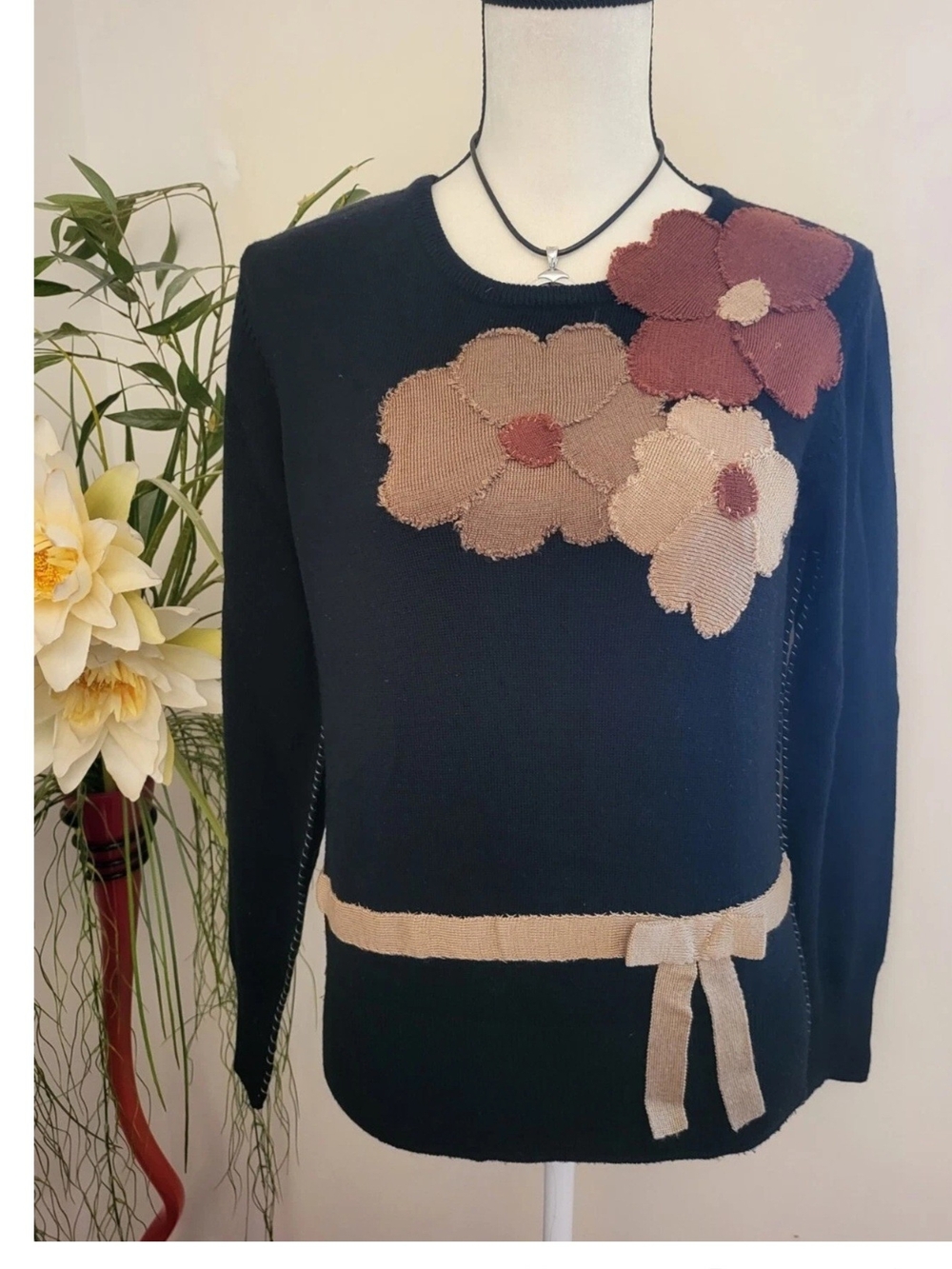 CABO Unique Wool Blend Floral Applique Knit Sweater
Size L